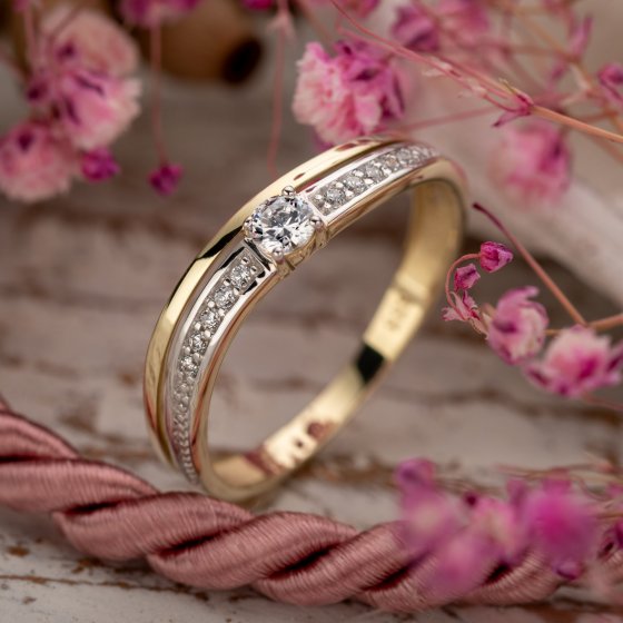 Ring 333/- Gelbgold glanz synth. Zirkonia 