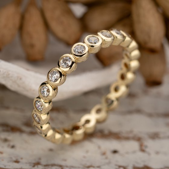 Ring 333/- Gelbgold glanz synth. Zirkonia 