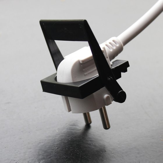 Zughilfe für Netzstecker 