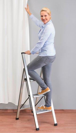 Alu-Design Klapptrittleiter 3-stufig inklusive Leiternhalter, mit rutschsicheren XXL-Stufen
