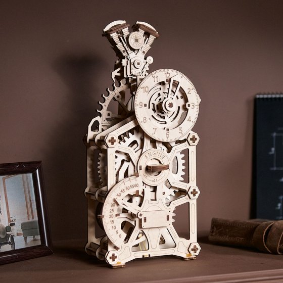 Holzmodell Motor-Uhr 