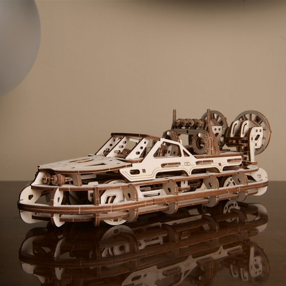 Holzmodell Luftkissenboot 