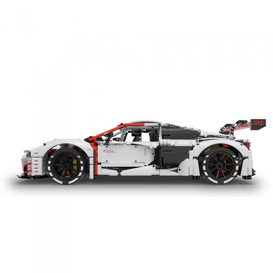 Großer Bausatz Audi R8 