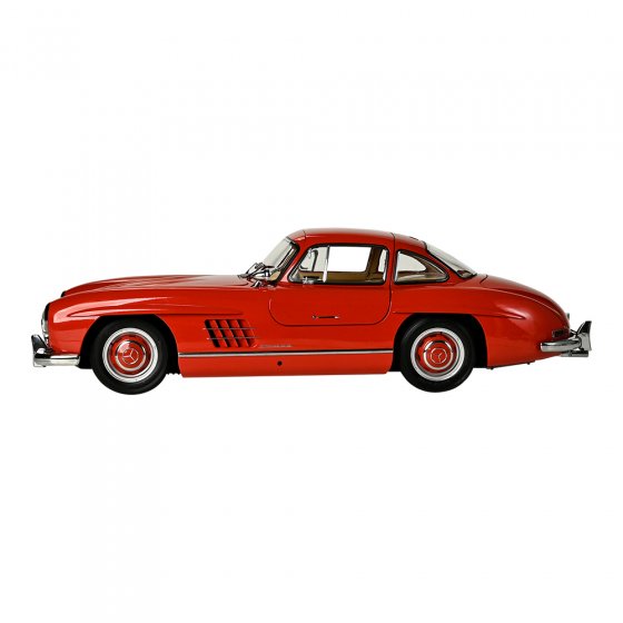 Modellbaus. Mercedes 300SL Silber