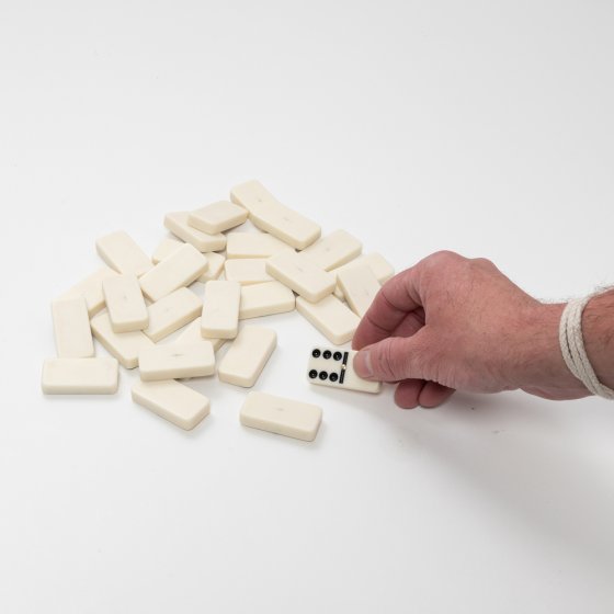Holzbox mit großem Domino 