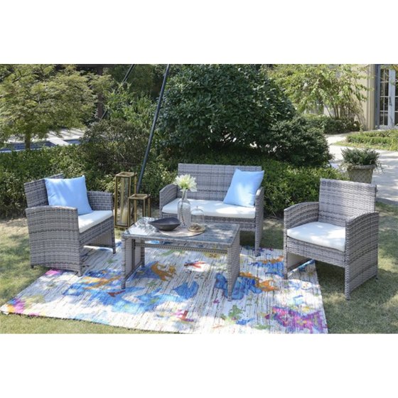 Outdoor Sofa mit Stühlen und Tisch 