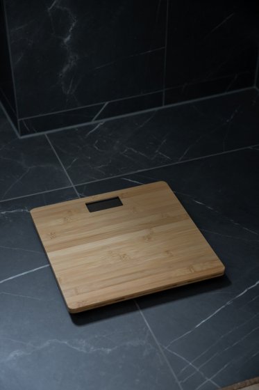 Personenwaage Mod. Bambusa aus Bambus, digitale Körperwaage bis 180 kg