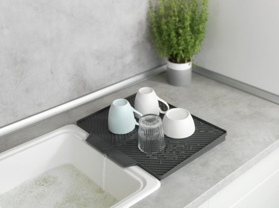 Abtropfmatte Mod. Nelia, Grau, mit geneigter Fläche für optimalen Wasserablauf 