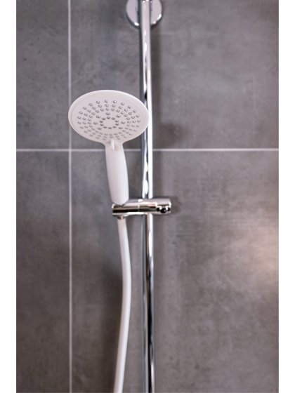 Mod. Design Duschschlauch Weiß matt 175 cm, mit Verdrehschutz und Trinkwasserzulassung 