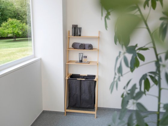 Leiterregal mit Wäschesammler Mod. Ecori, Textilien aus 100 % recyceltem Polyester 