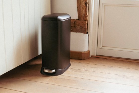 Treteimer Mod. Design 20 L, Easy-Close, Schwarz, mit herausnehmbarem Einsatz 