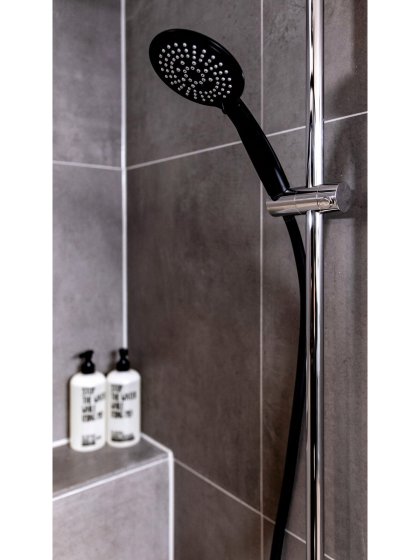 Mod. Design Duschschlauch Schwarz matt 175 cm, mit Verdrehschutz und Trinkwasserzulassung 