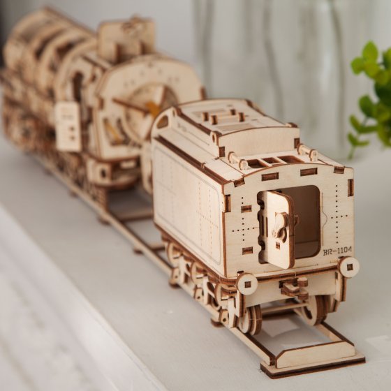 Holzmodell Dampflokomotive 