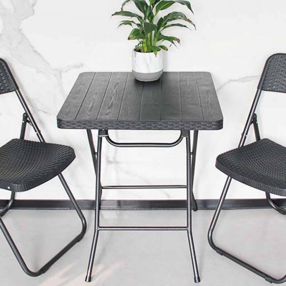Platzsparende Sitzgruppe in Rattanoptik 