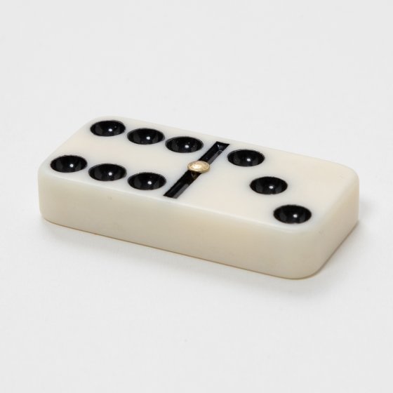 Holzbox mit großem Domino 