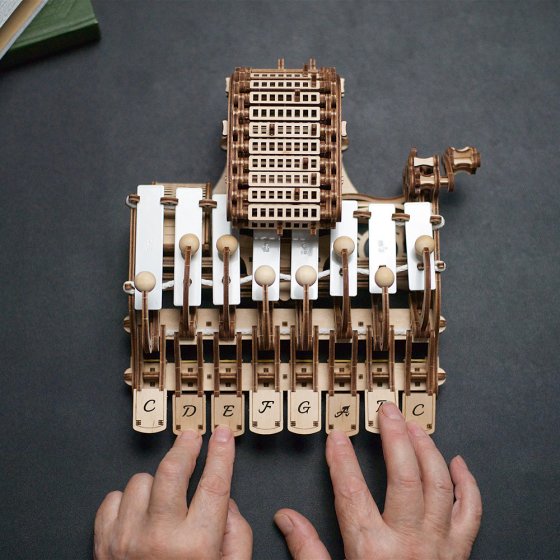 Holzmodell Mechanisches Klavier 
