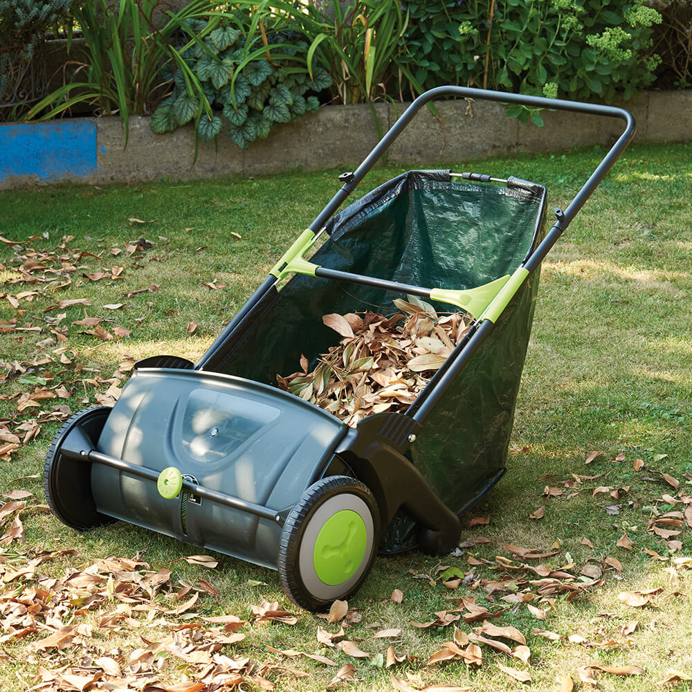 Handbetriebener Rasenkehrer günstig bei EUROtops bestellen